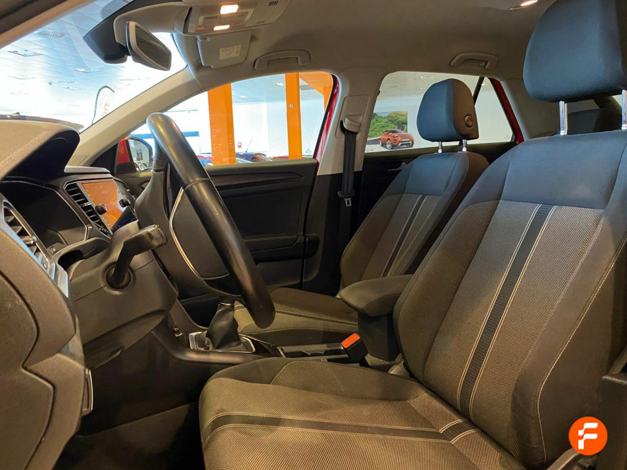 Foto Volkswagen T-Roc 11