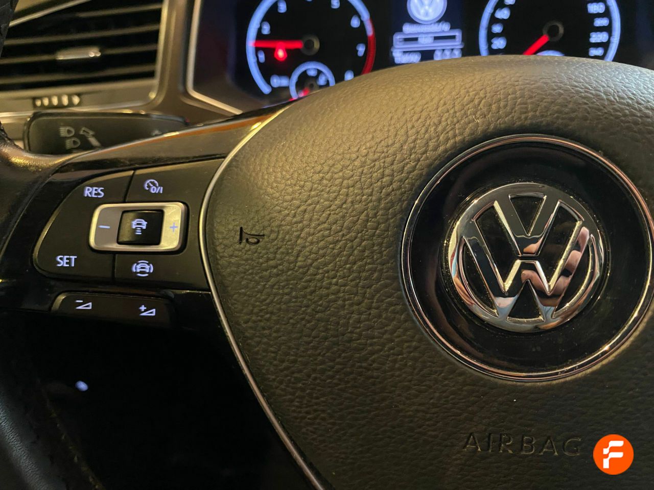 Foto Volkswagen T-Roc 12
