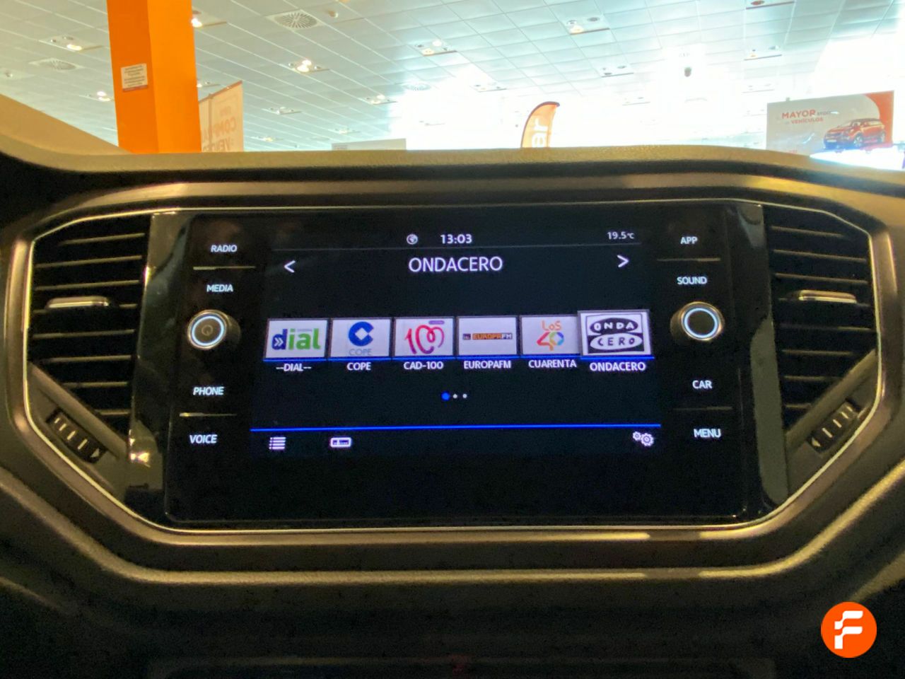 Foto Volkswagen T-Roc 17