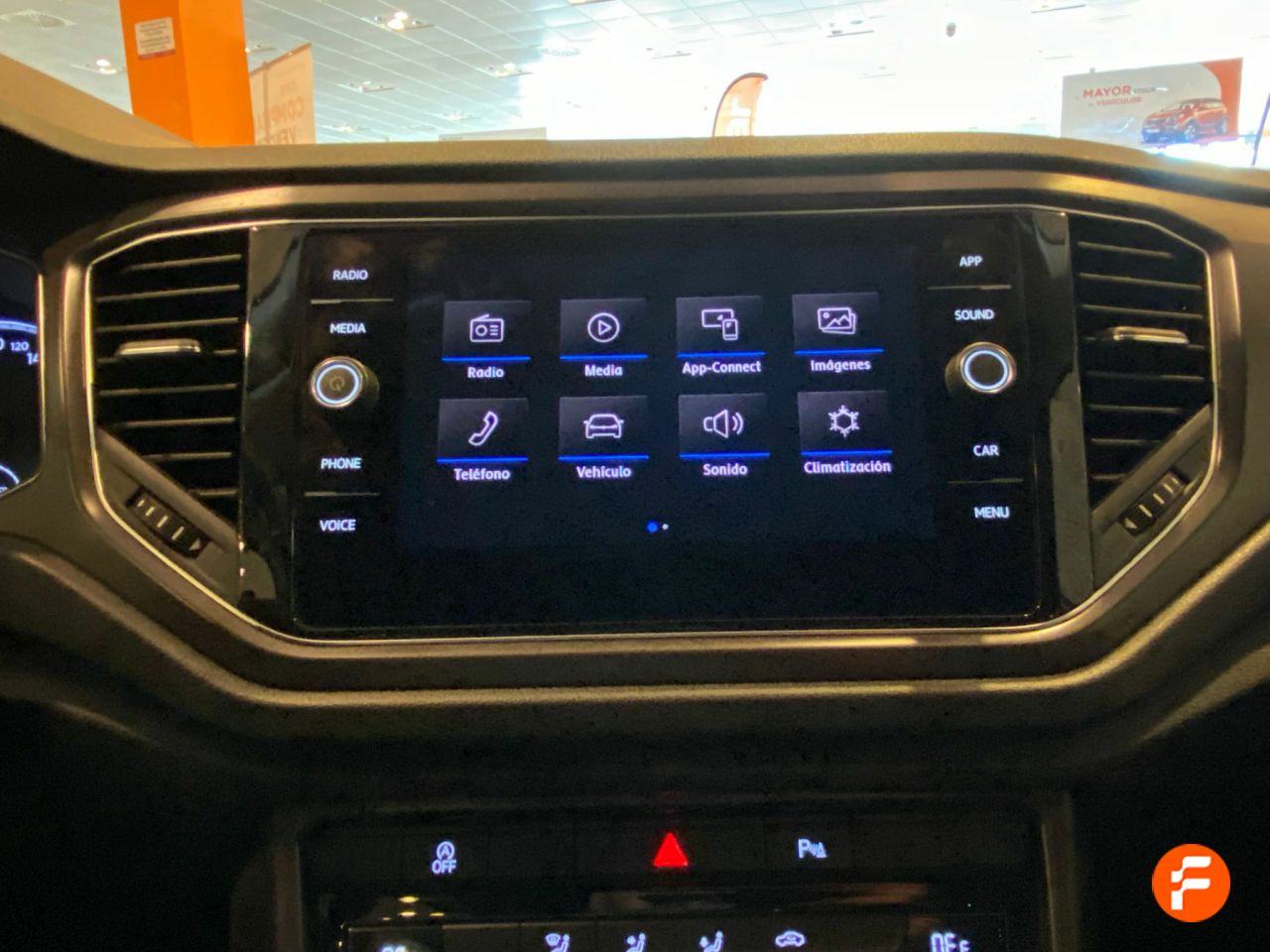 Foto Volkswagen T-Roc 19