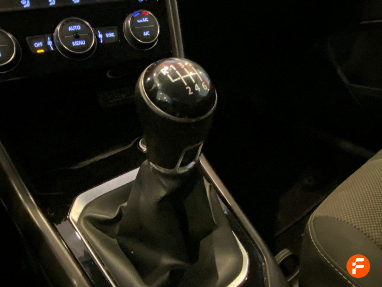 Foto Volkswagen T-Roc 22