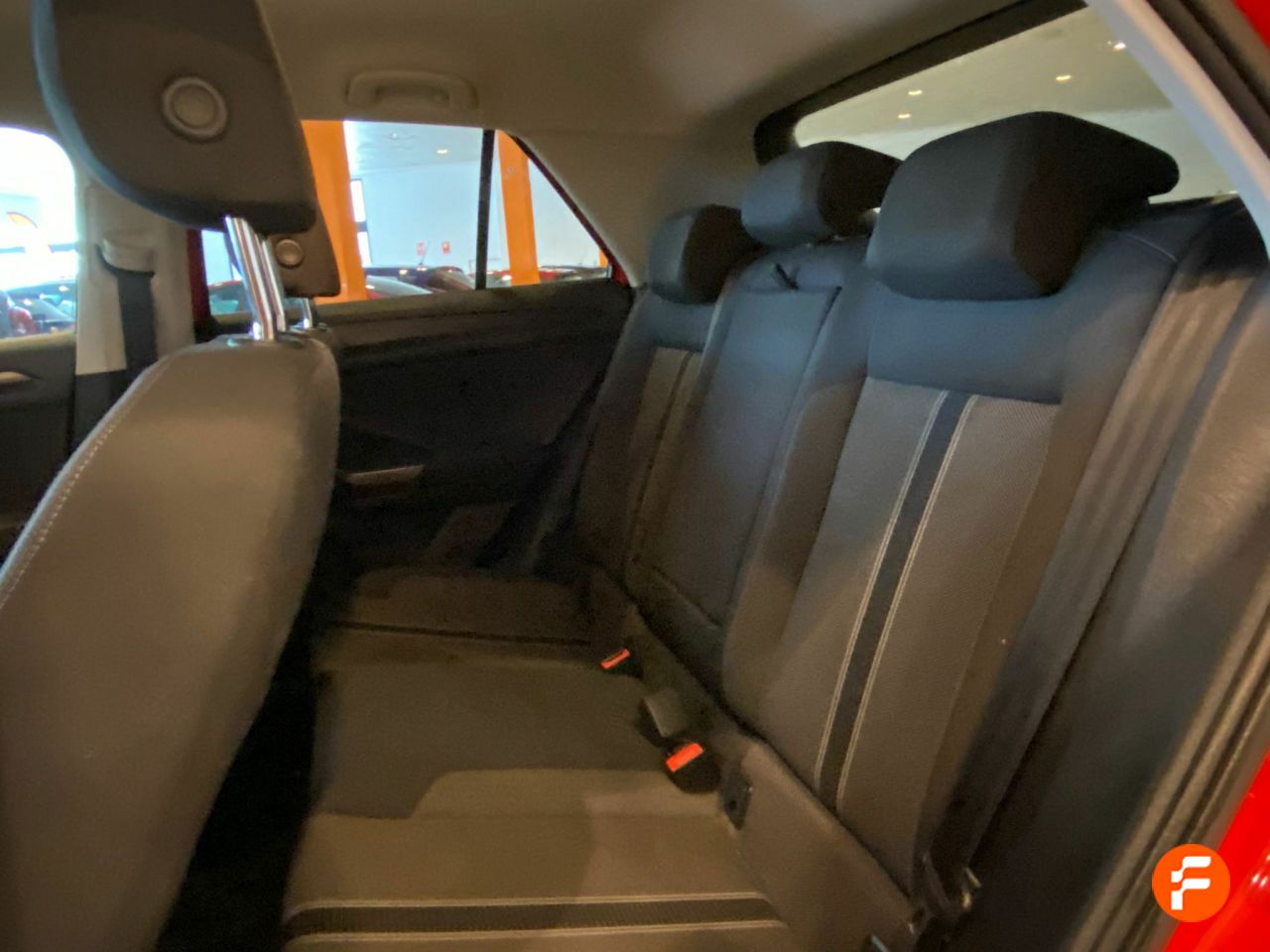 Foto Volkswagen T-Roc 27