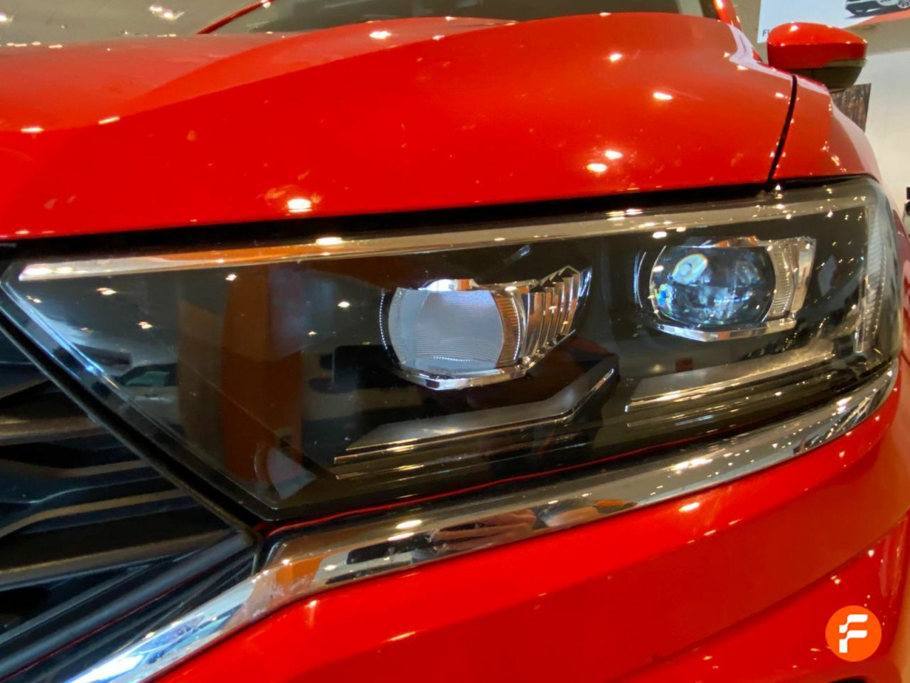 Foto Volkswagen T-Roc 32