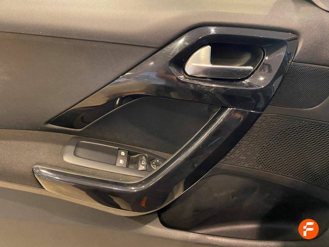 Foto Peugeot 208 10