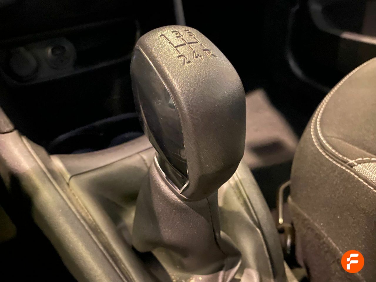 Foto Peugeot 208 19