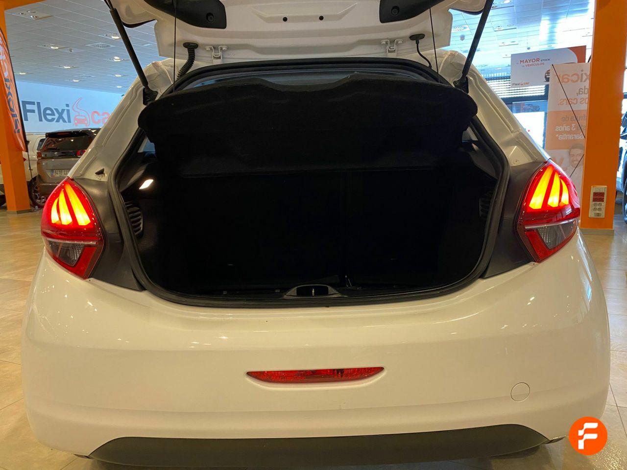 Foto Peugeot 208 26