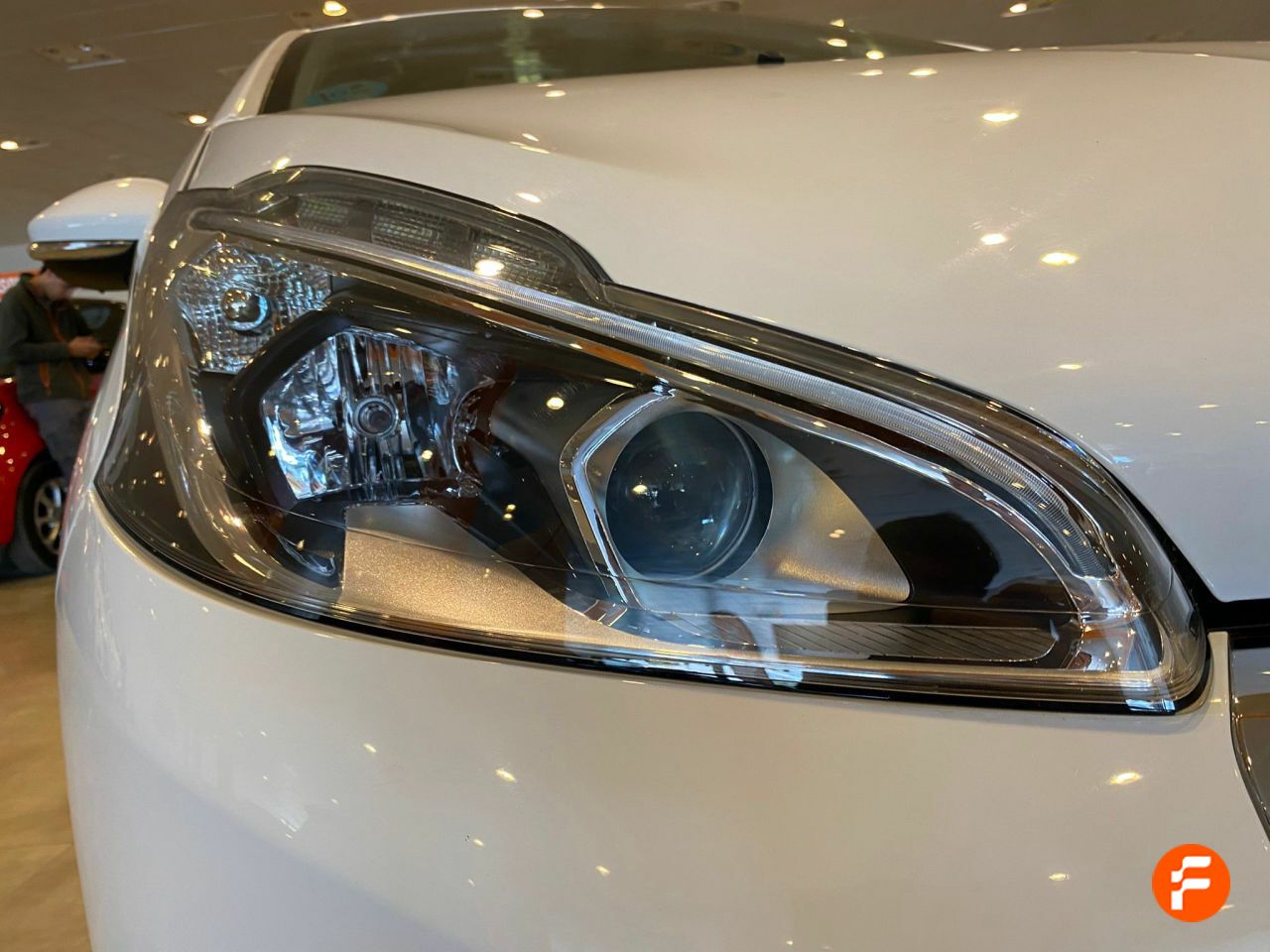 Foto Peugeot 208 28