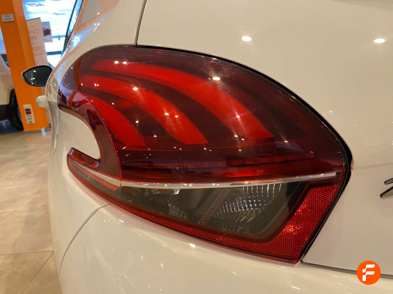 Foto Peugeot 208 31
