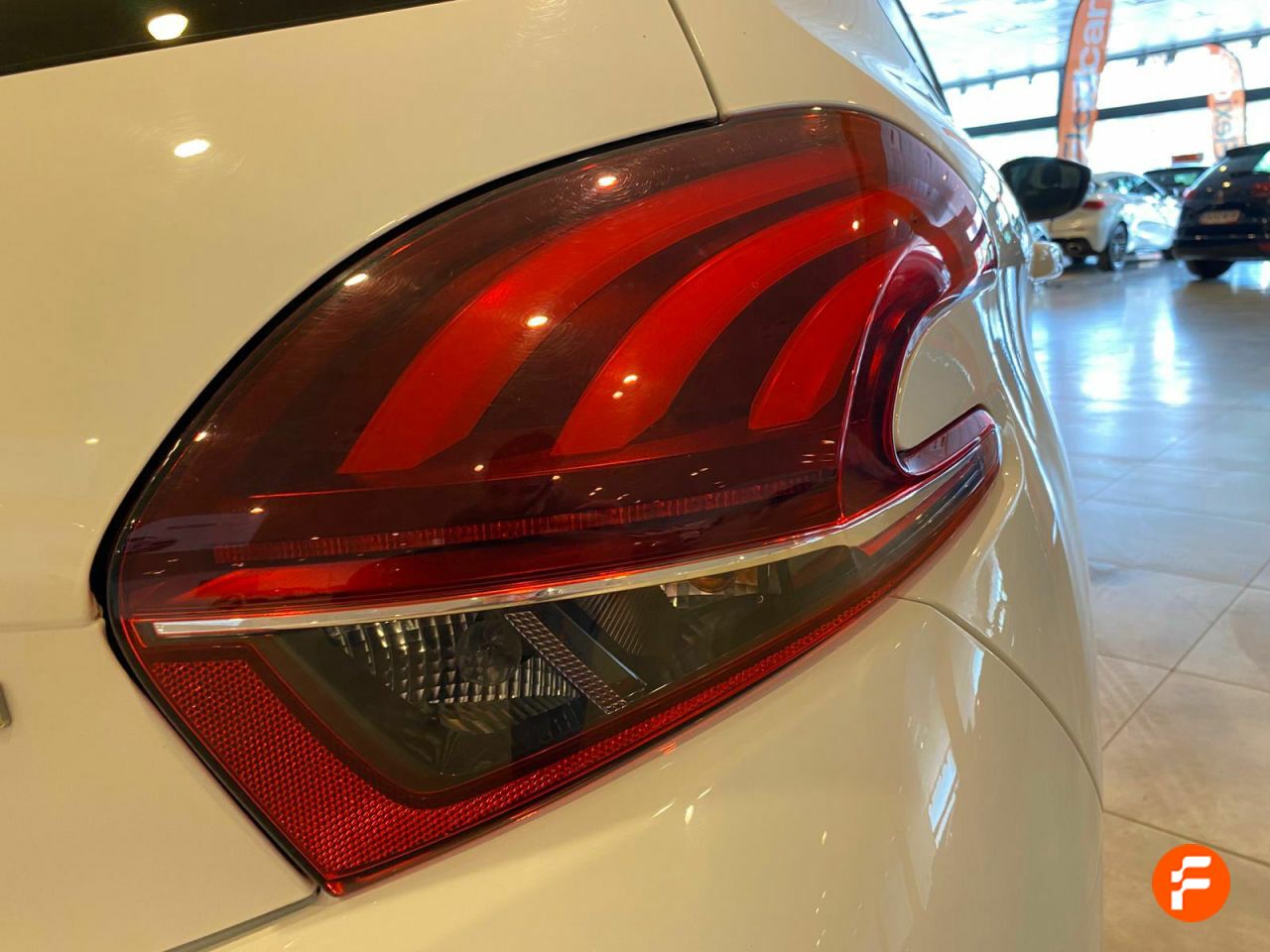 Foto Peugeot 208 34