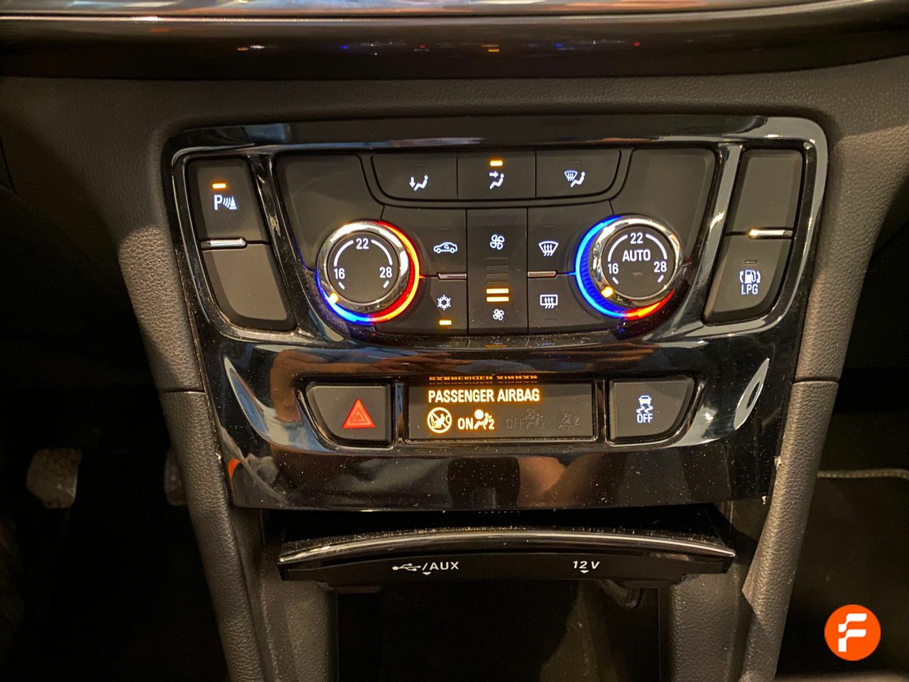 Foto Opel Mokka X 22