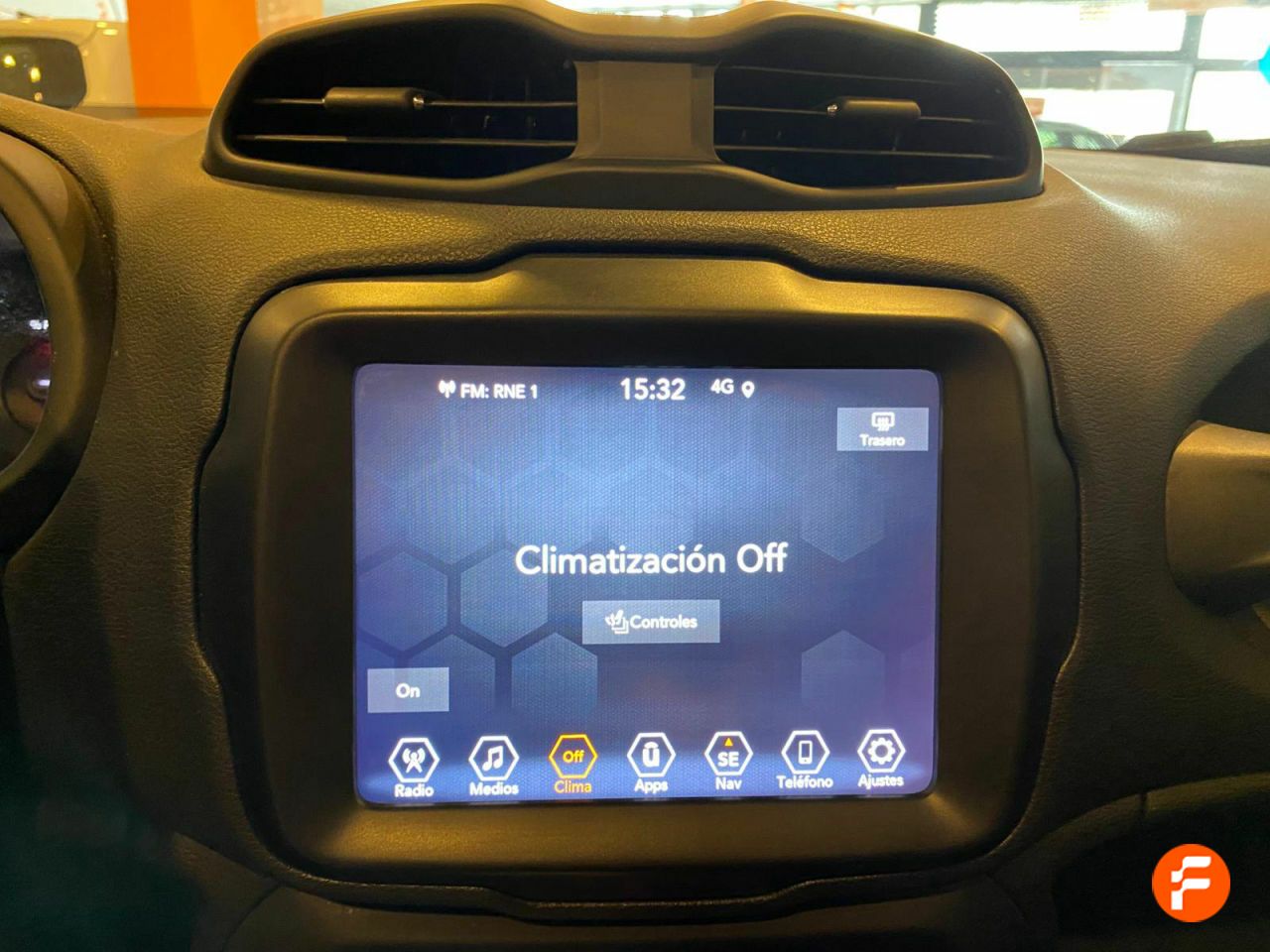 Foto Jeep Renegade 14
