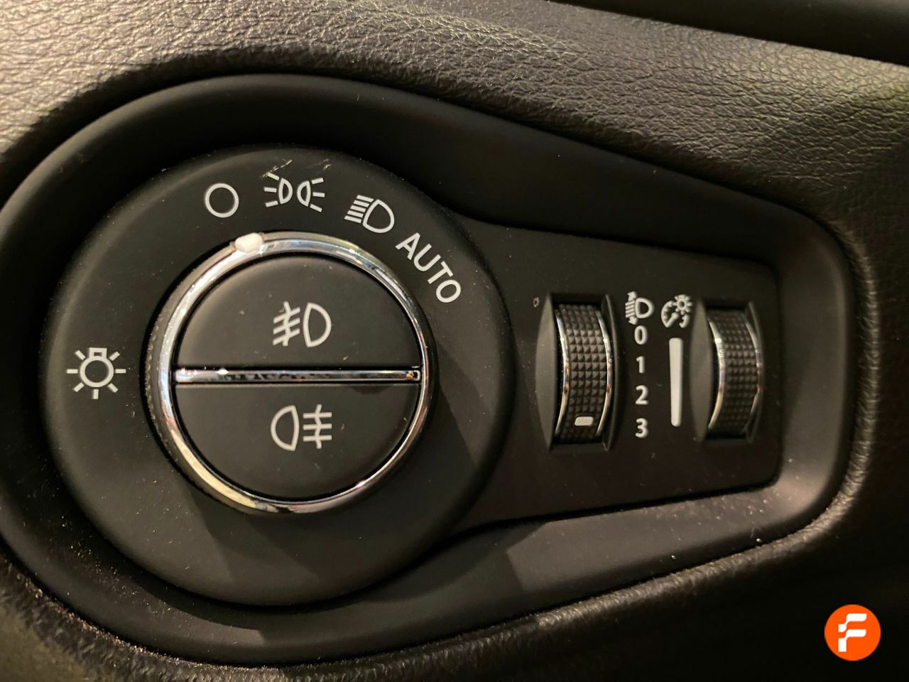 Foto Jeep Renegade 24