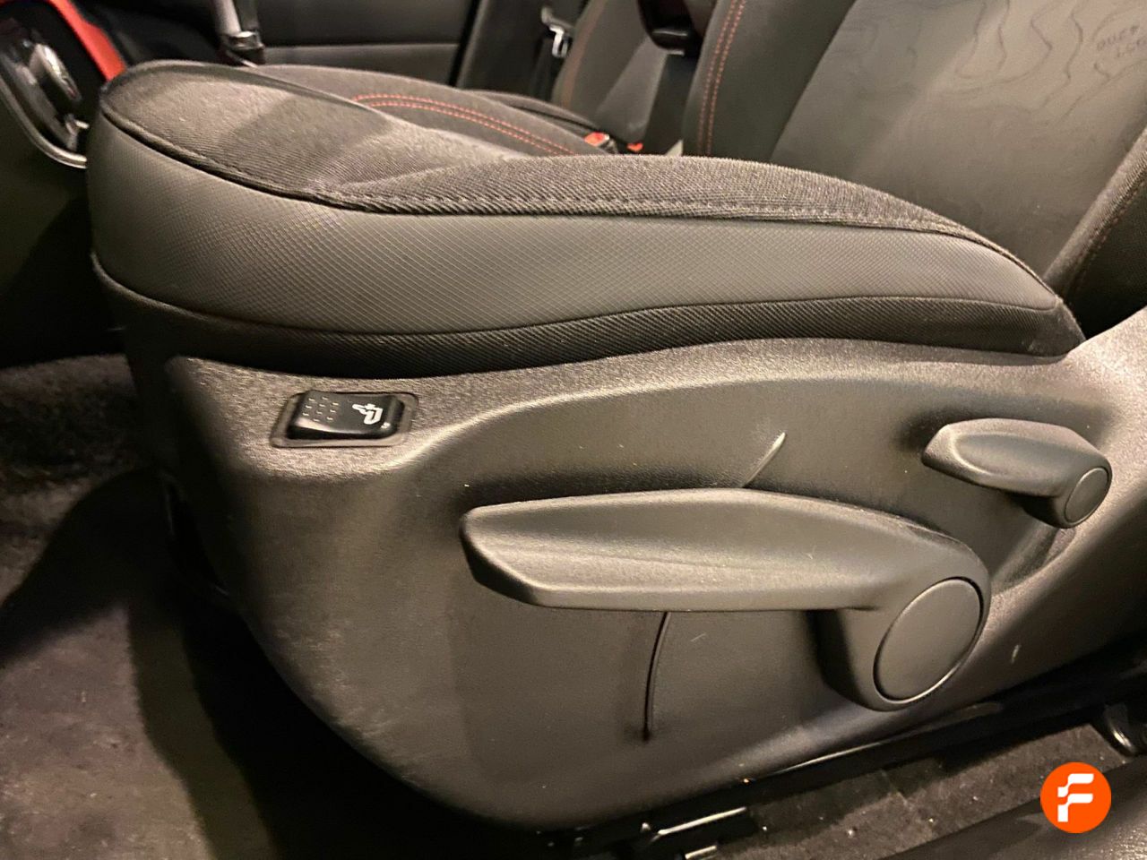 Foto Jeep Renegade 28