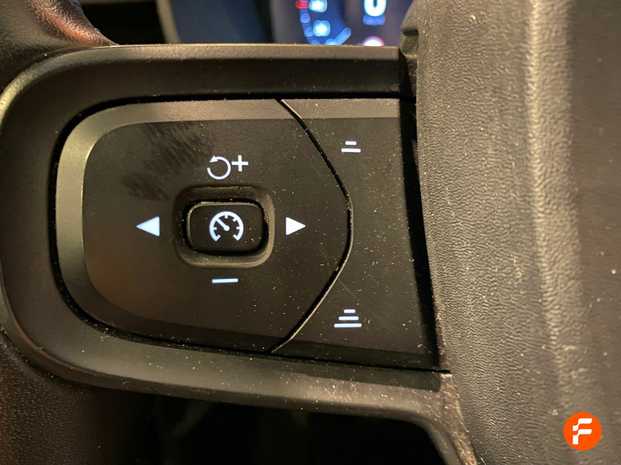 Foto Volvo XC40 12