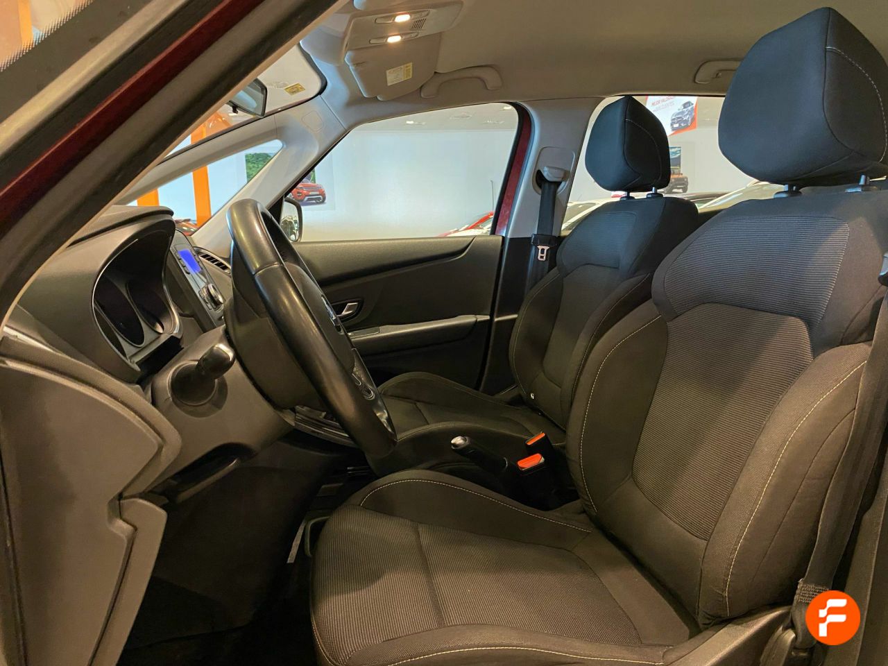 Foto Renault Grand Scénic 11