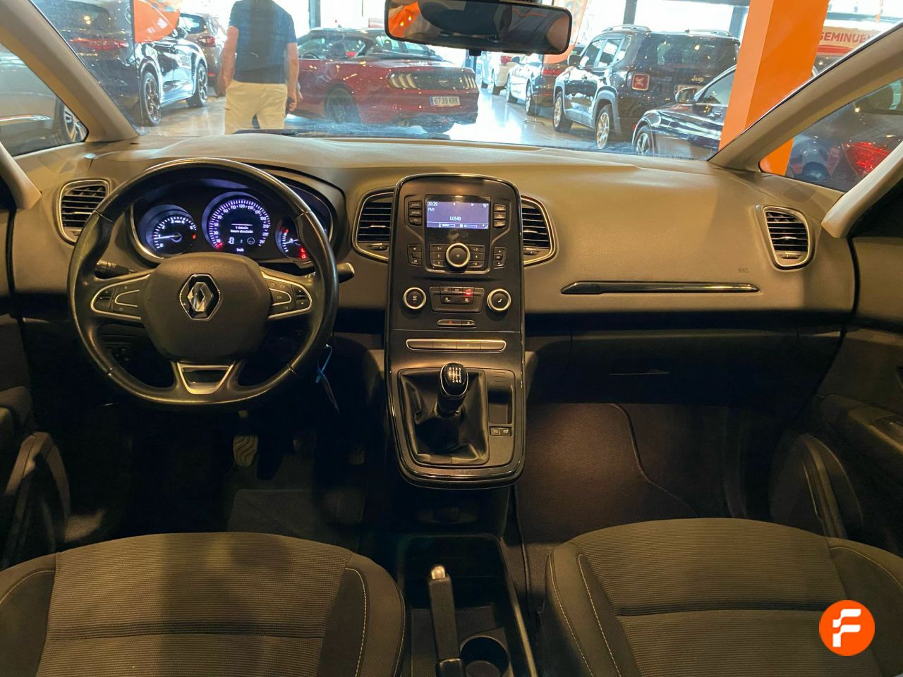 Foto Renault Grand Scénic 24