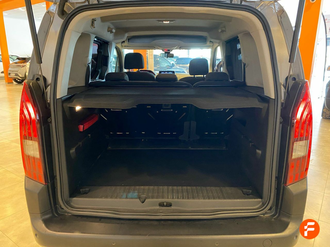 Foto Peugeot Rifter 24