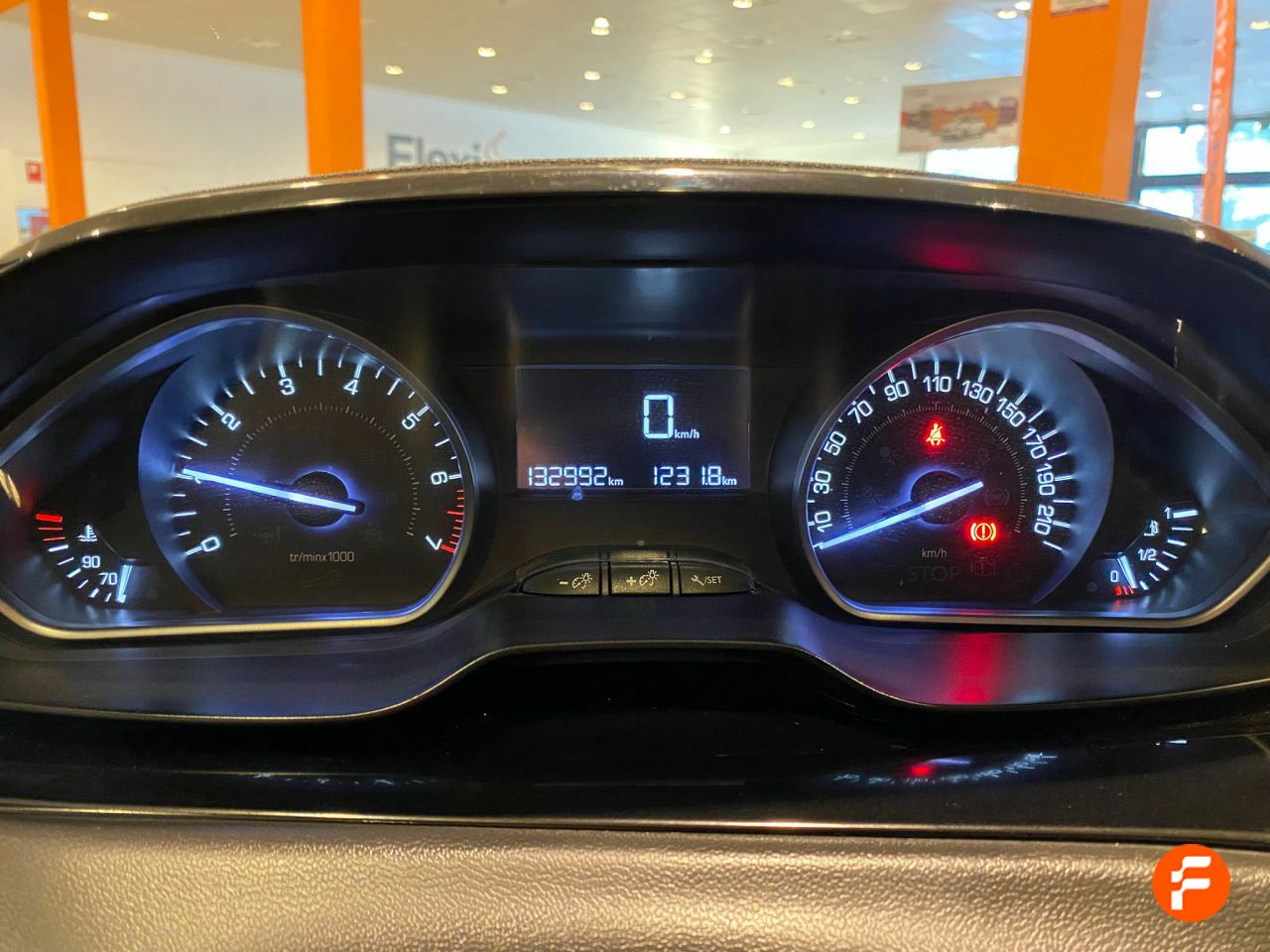 Foto Peugeot 208 17