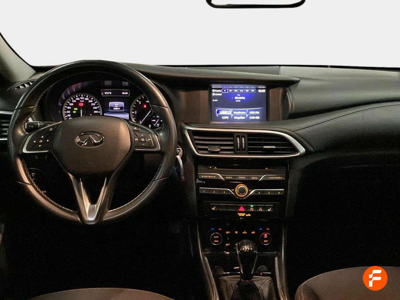 Foto Infiniti Q30 13