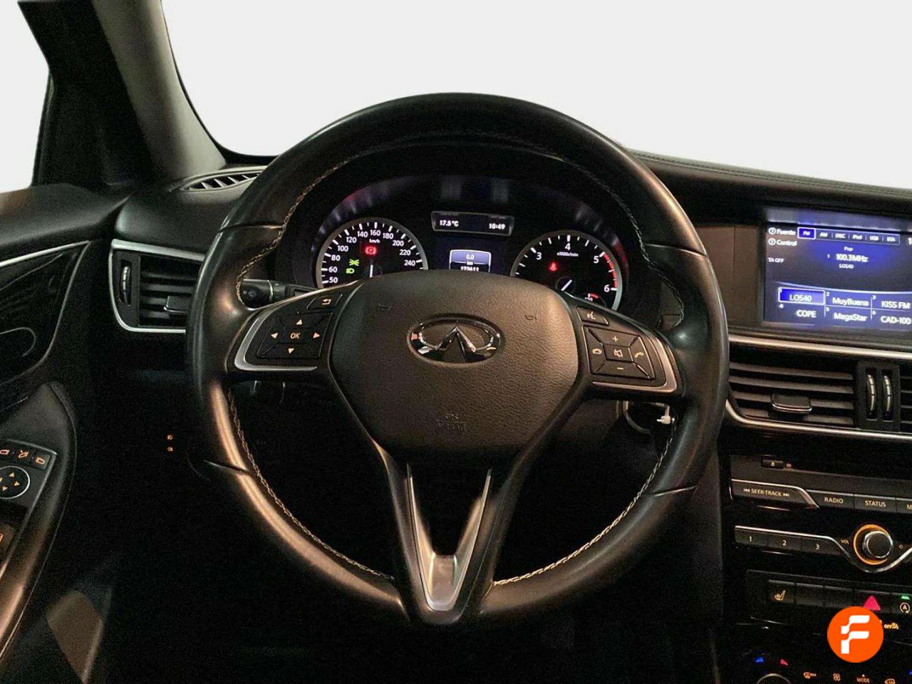 Foto Infiniti Q30 14