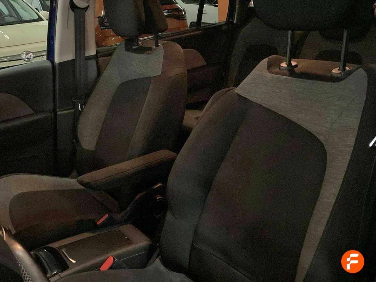 Foto Citroën Grand C4 Picasso 30