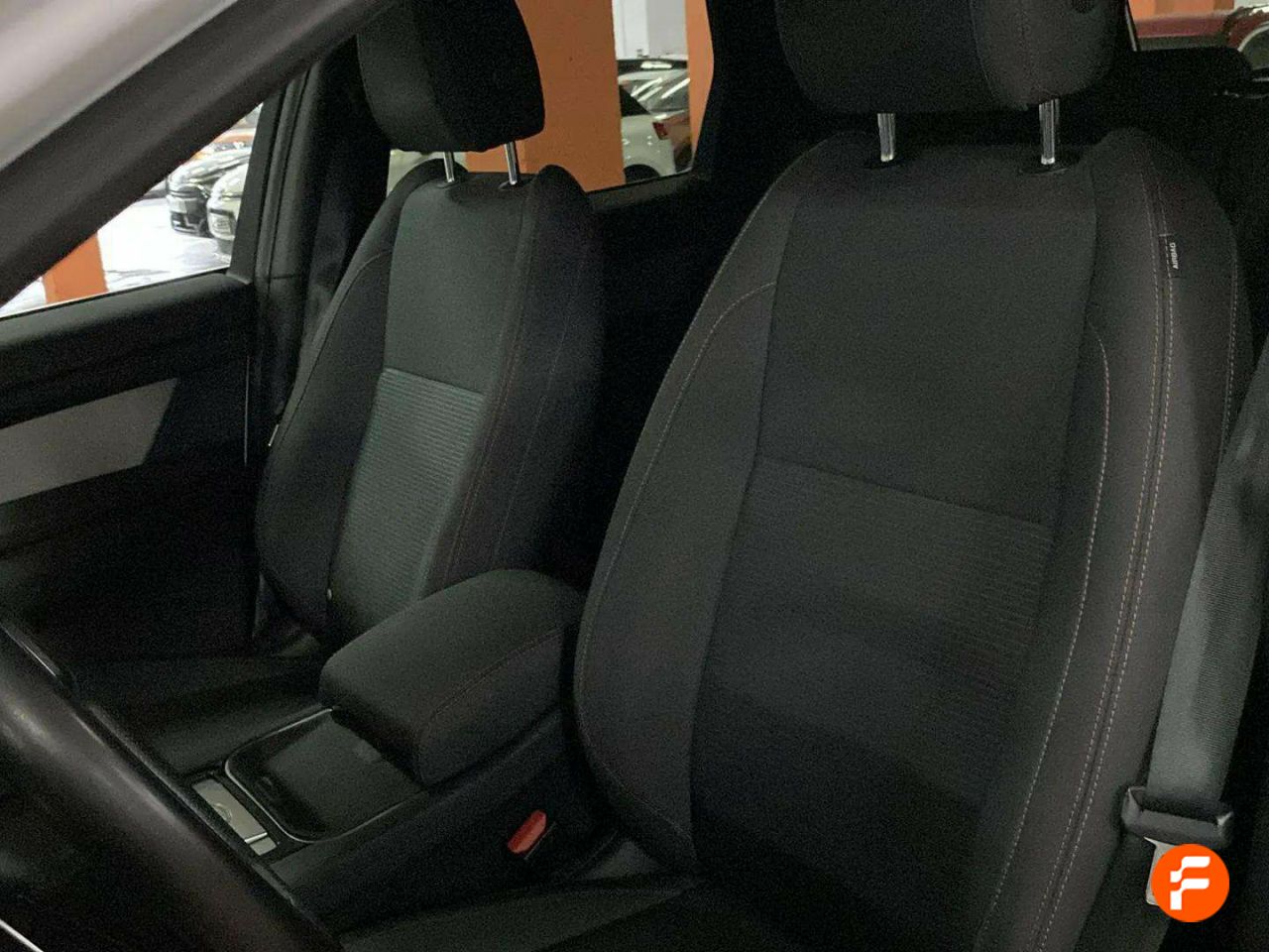 Foto Land-Rover Discovery Sport 30