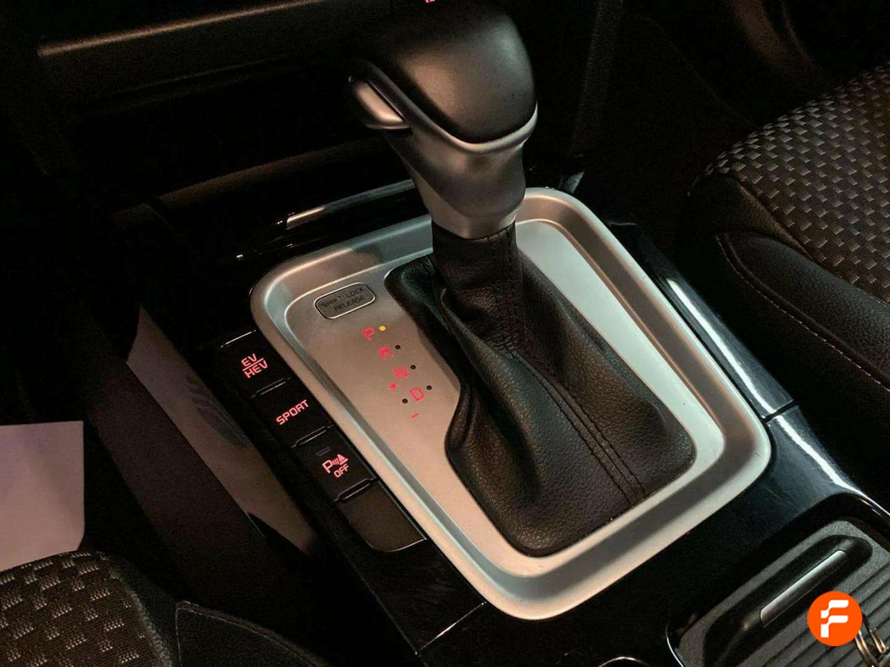 Foto Kia XCeed 28