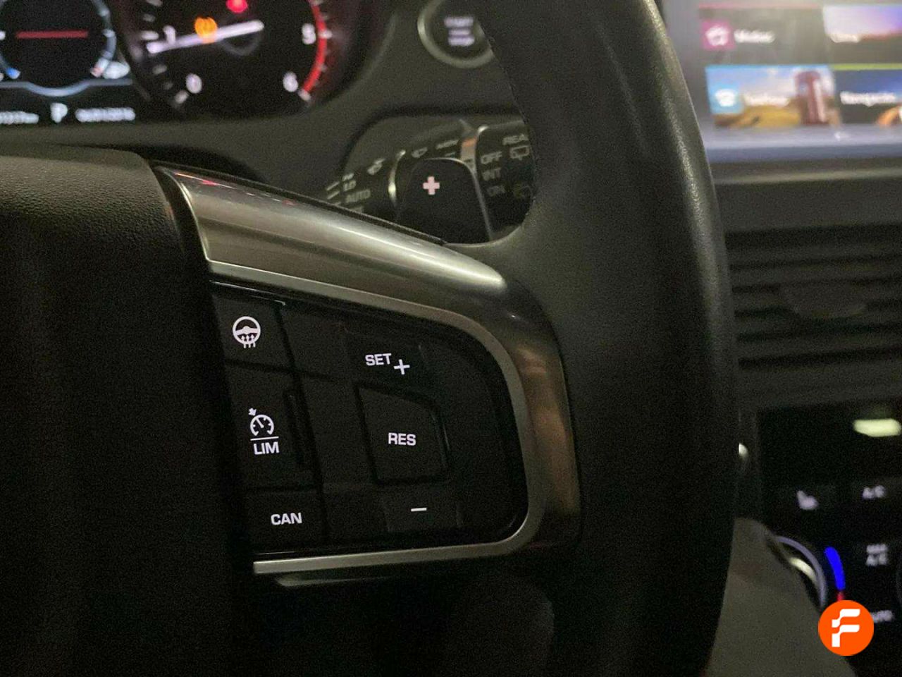 Foto Land-Rover Discovery Sport 18