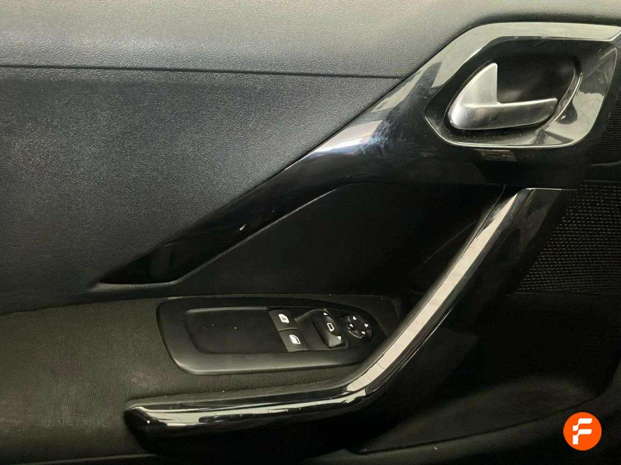 Foto Peugeot 208 19