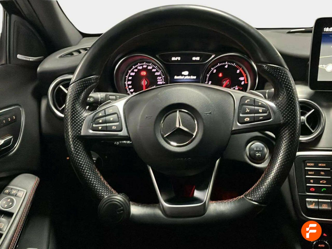 Foto Mercedes-Benz Clase GLA 12