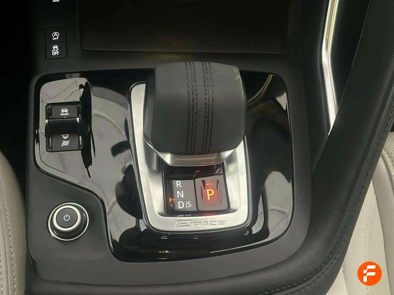 Foto Jaguar E-Pace 19