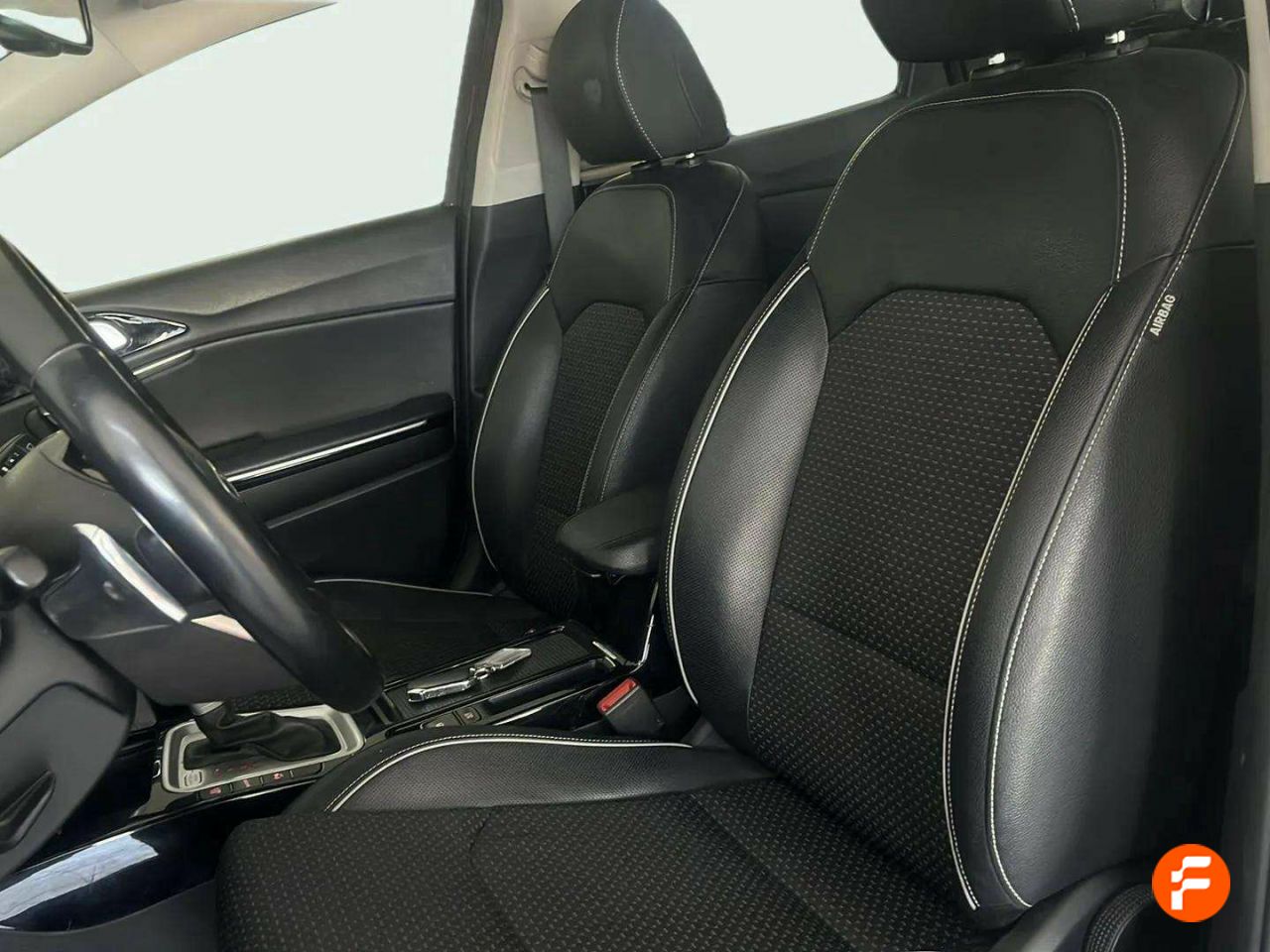 Foto Kia XCeed 22