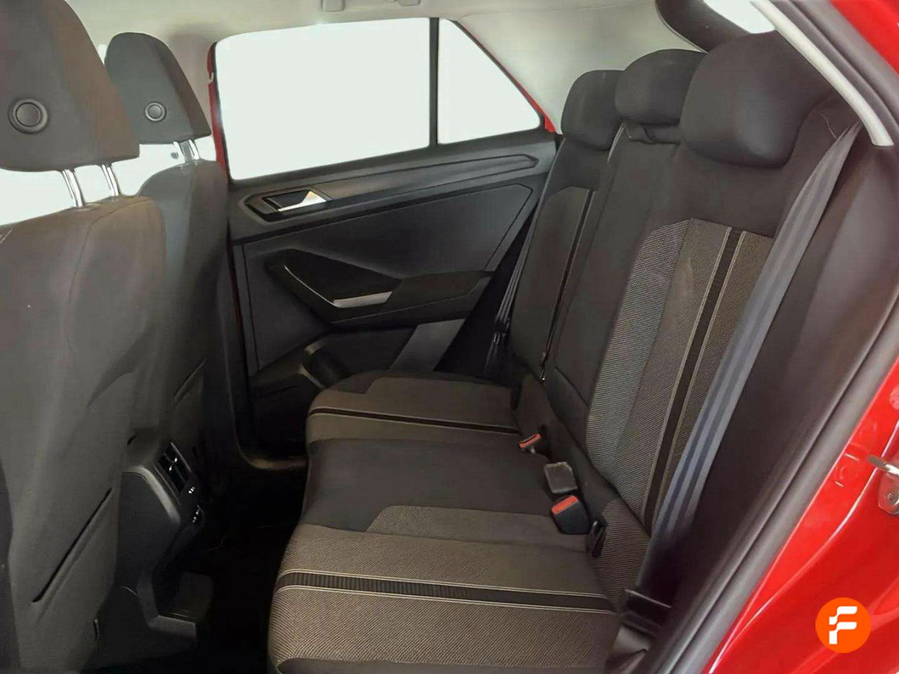 Foto Volkswagen T-Roc 23