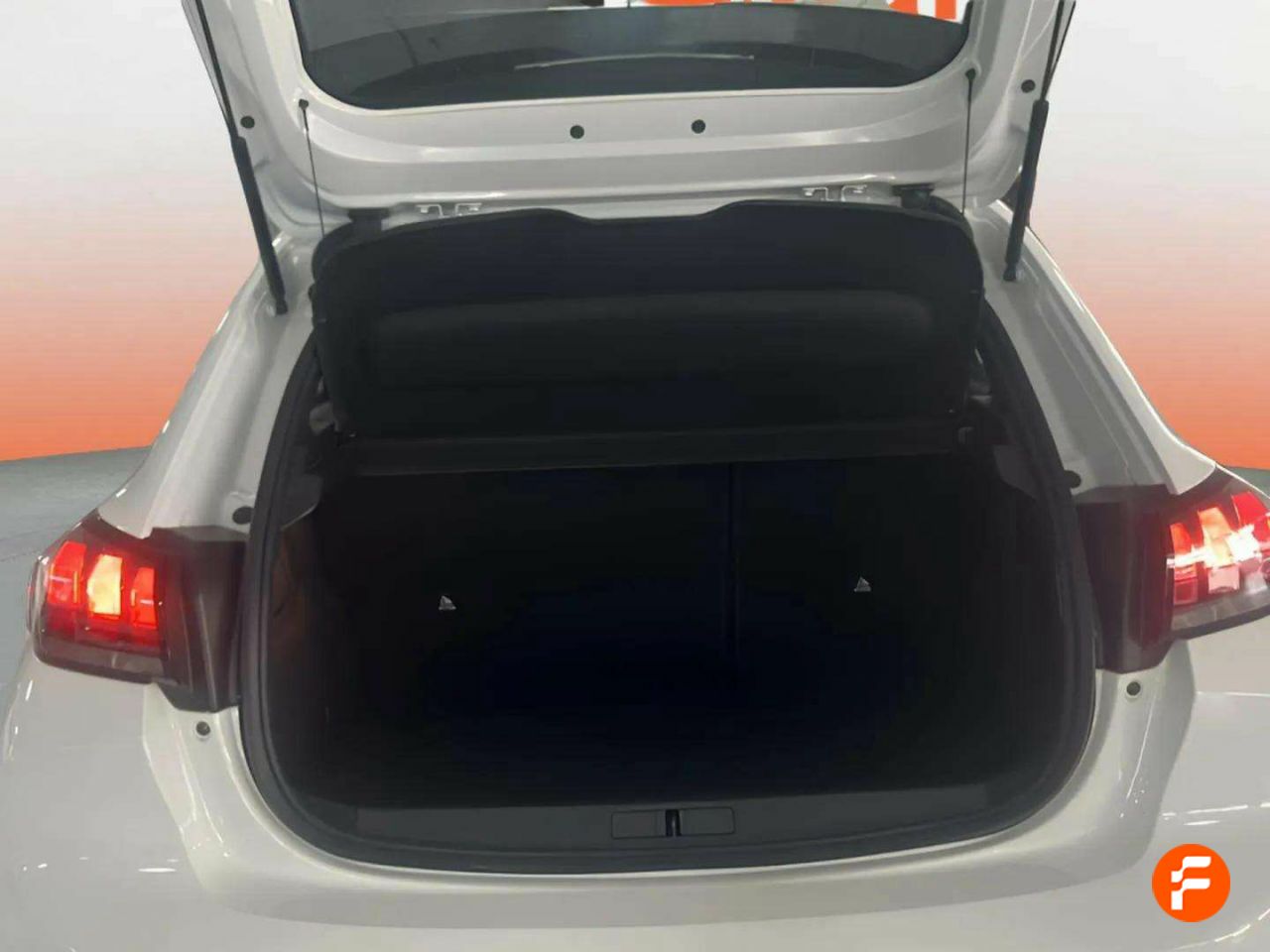 Foto Peugeot 208 8