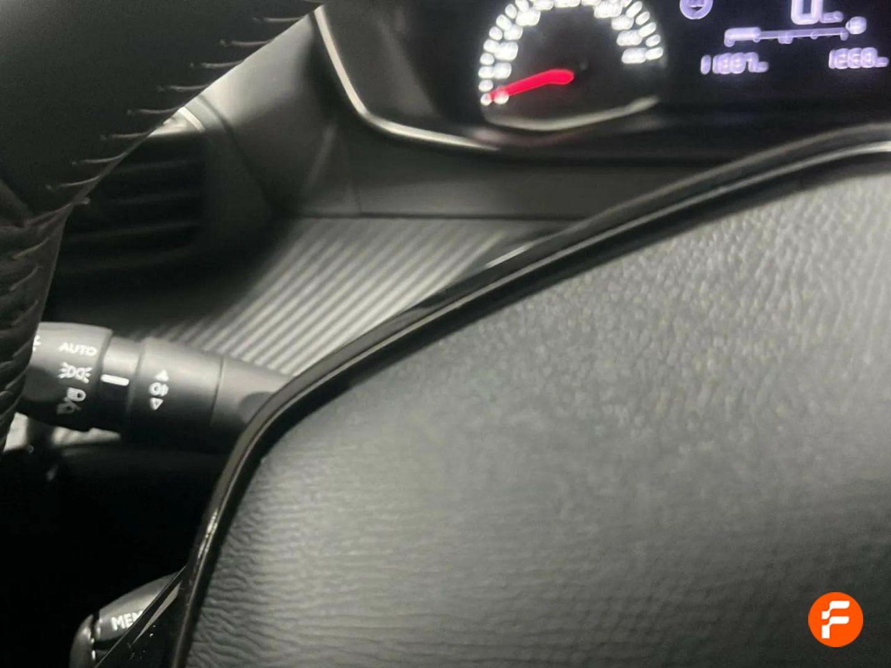 Foto Peugeot 208 14