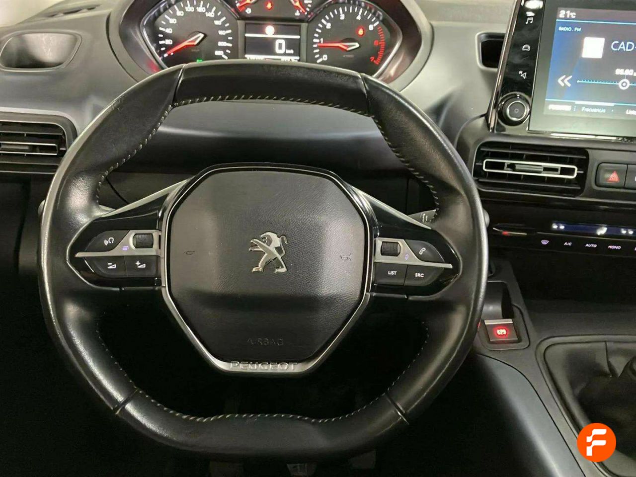 Foto Peugeot Rifter 12