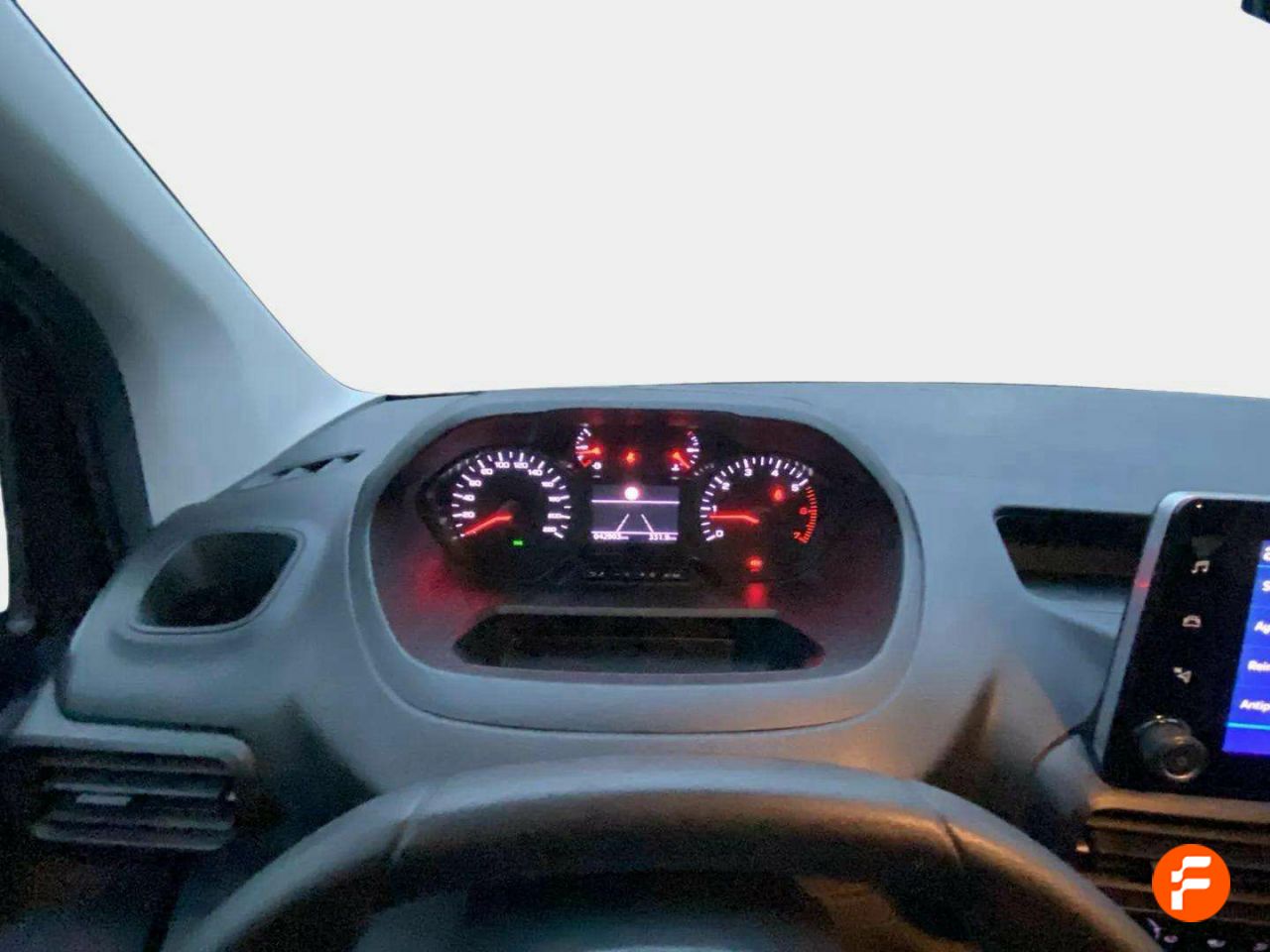 Foto Peugeot Rifter 11
