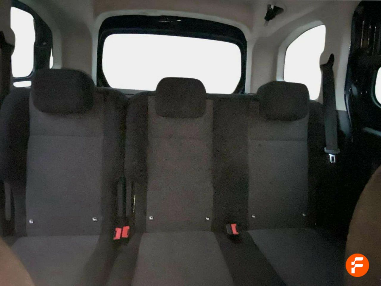 Foto Peugeot Rifter 15