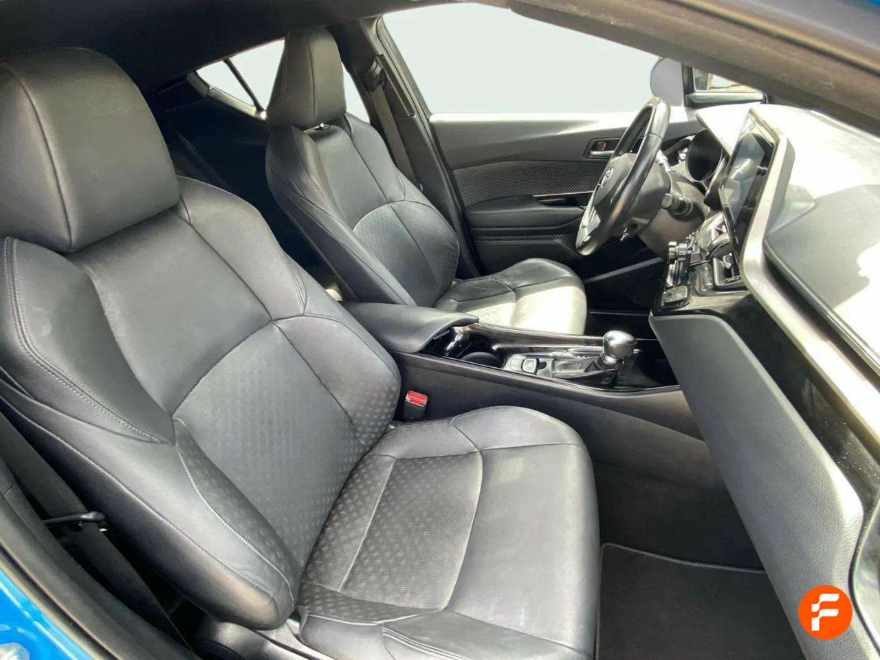 Foto Toyota C-HR 12