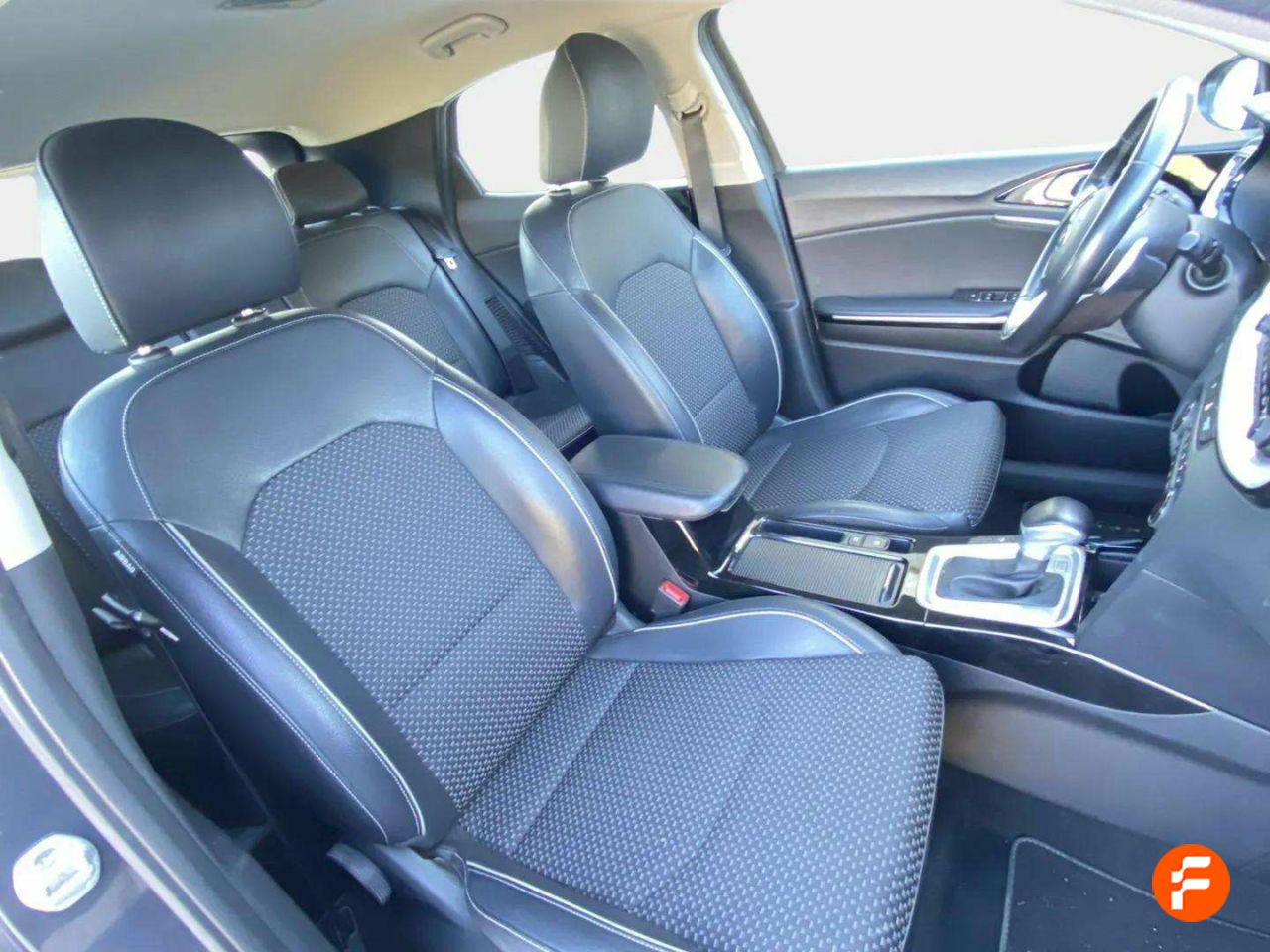 Foto Kia XCeed 13