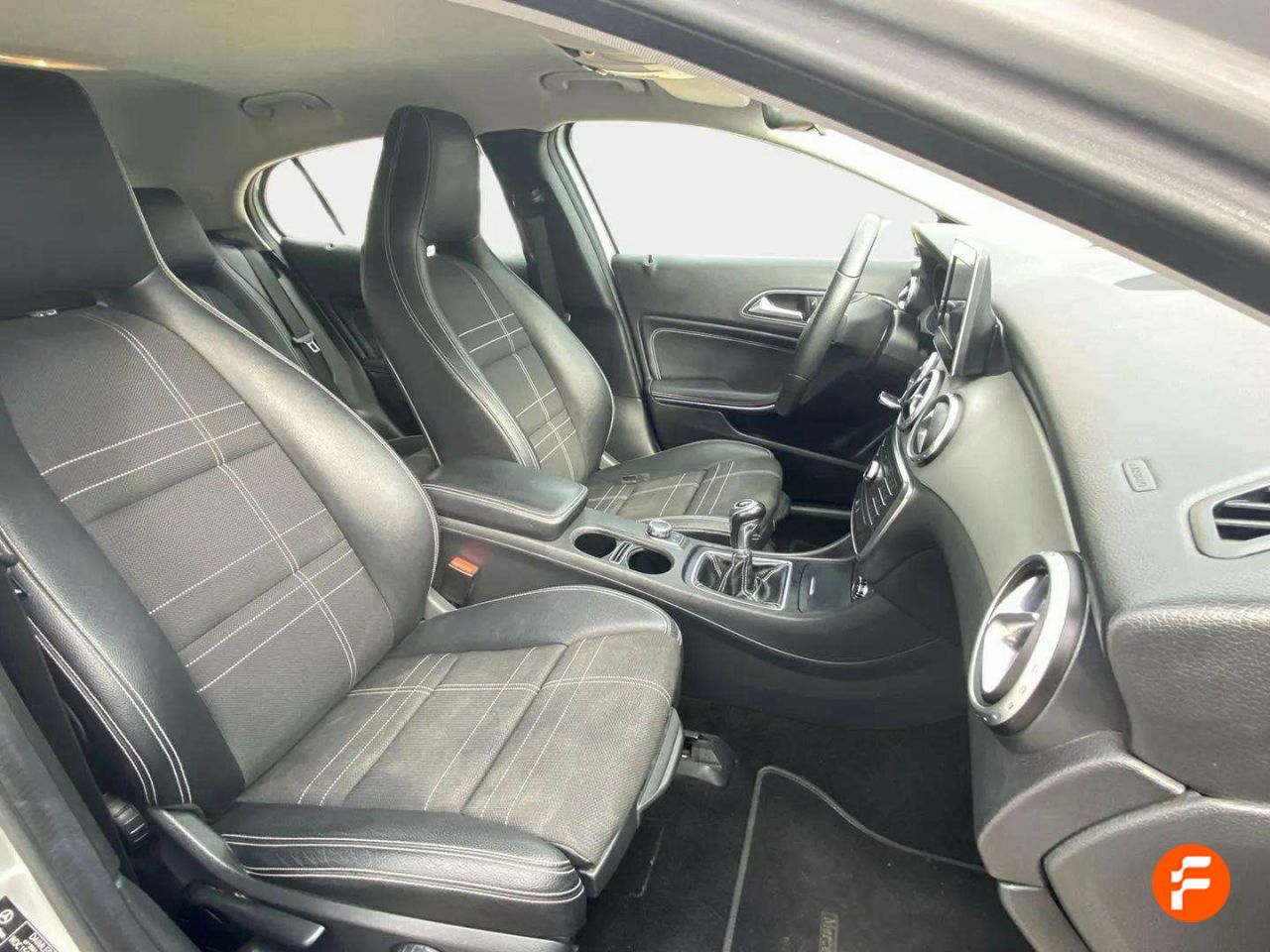 Foto Mercedes-Benz Clase GLA 12