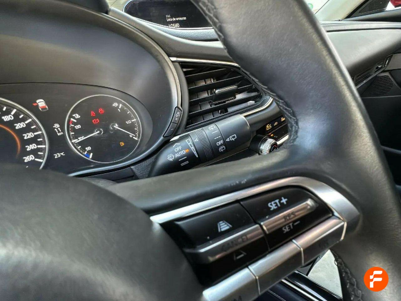 Foto Mazda CX-30 19