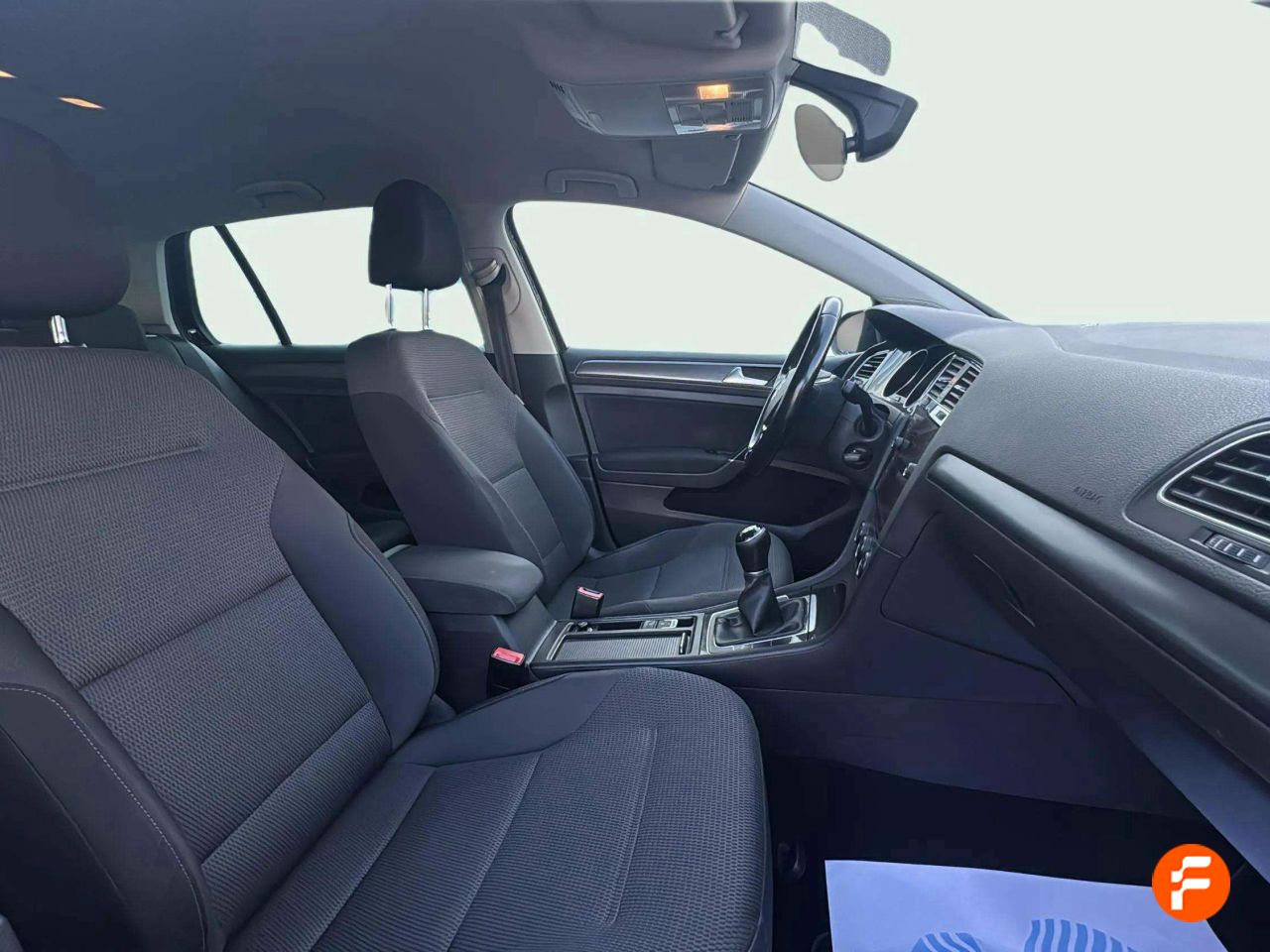 Foto Volkswagen Golf 24