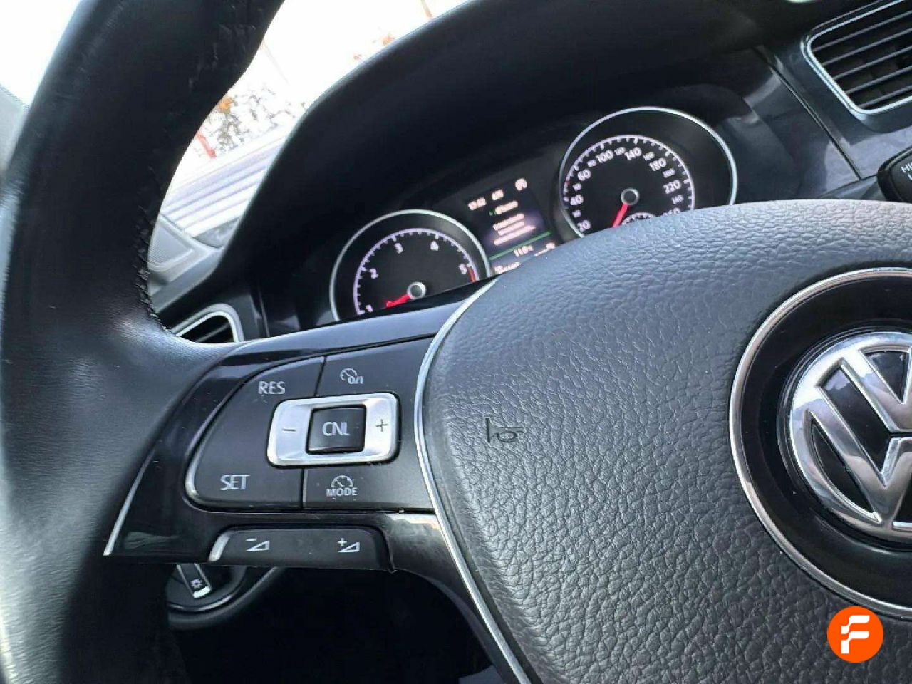 Foto Volkswagen Golf 23