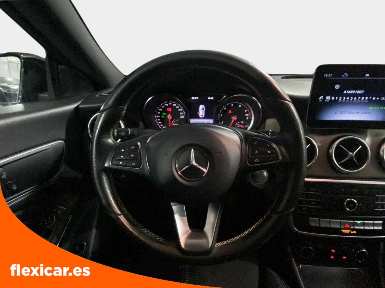 Foto Mercedes-Benz Clase CLA 12