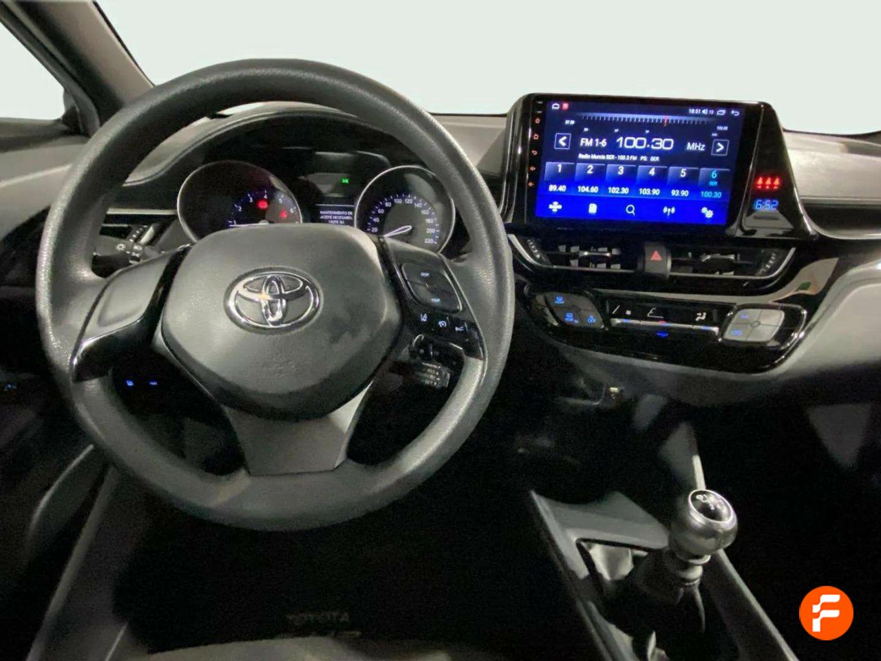 Foto Toyota C-HR 11
