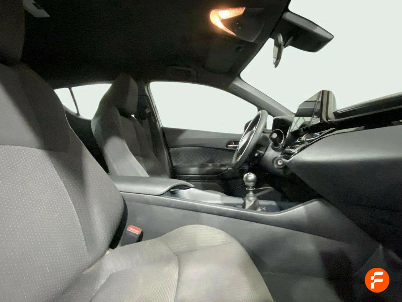 Foto Toyota C-HR 15