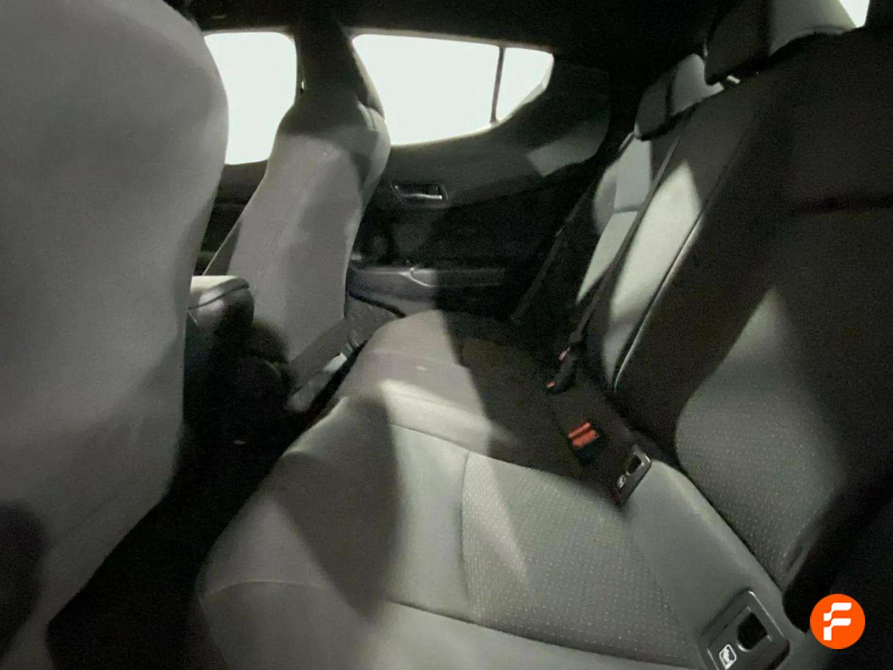 Foto Toyota C-HR 18
