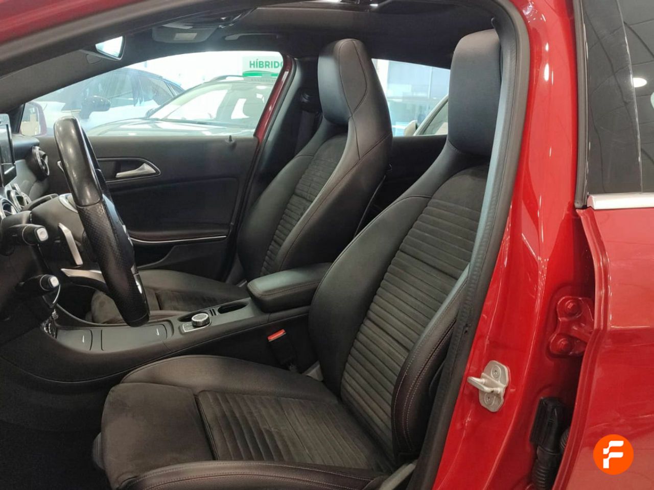 Foto Mercedes-Benz Clase GLA 21