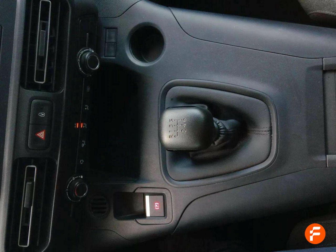 Foto Peugeot Rifter 27